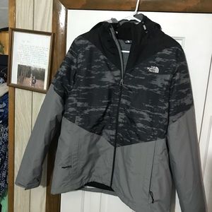 Ladies size XL NWOT North Face jacket